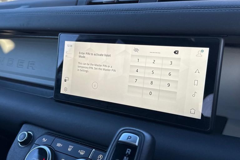 2024 Land Rover Defender 110 3.0 D300 X-Dynamic SE 5dr SUV DIESEL Automatic