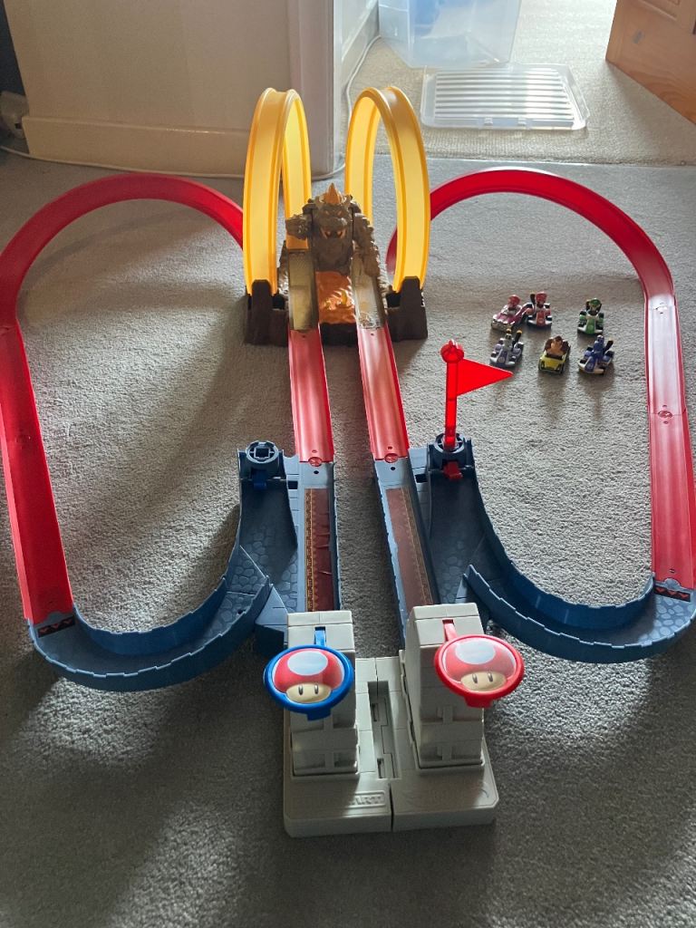 Mario Hot Wheels Track and Cars