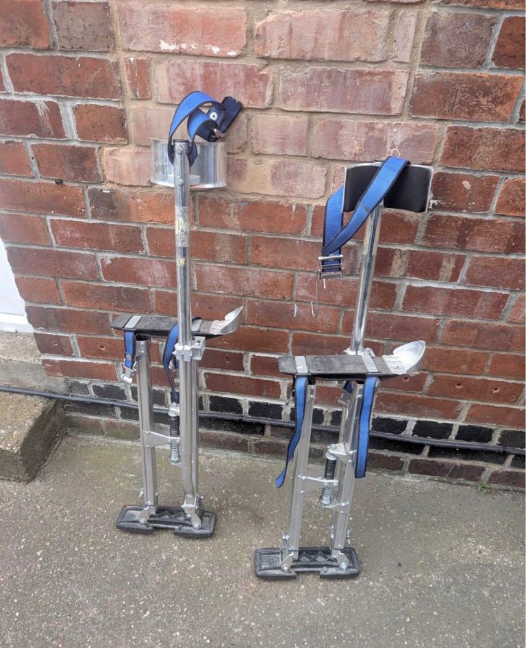 Metal retractable stilts