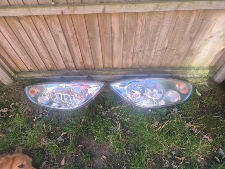 ​Renault Master Mk3 (2010-2019) Front Headlight Assemblies (Pair) – Genuine Halogen Headlamps