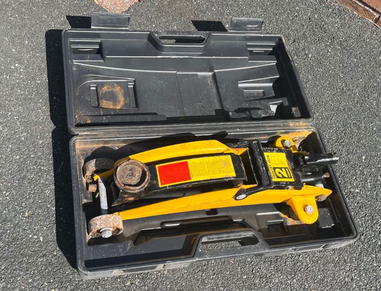 Halfords 2tonne hydraulic car jack 