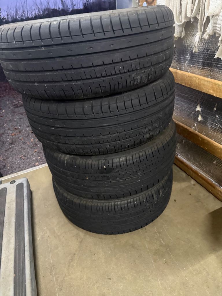 Car tyres 215/50/18