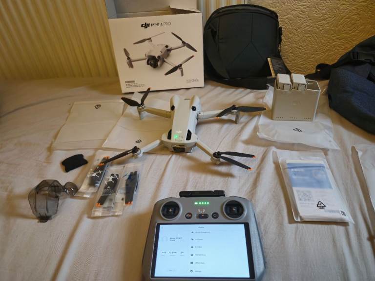 Dji mini 4 pro fly core combo