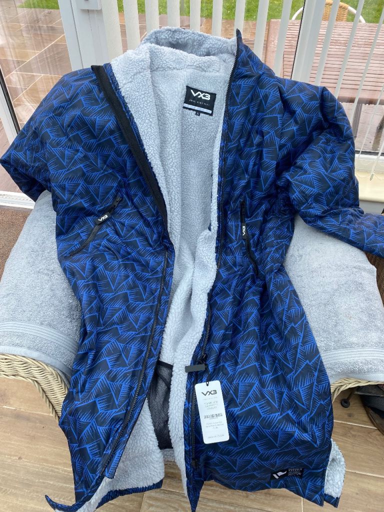 New with tags VX3 XL duro elite sports dry robe marine /grey 