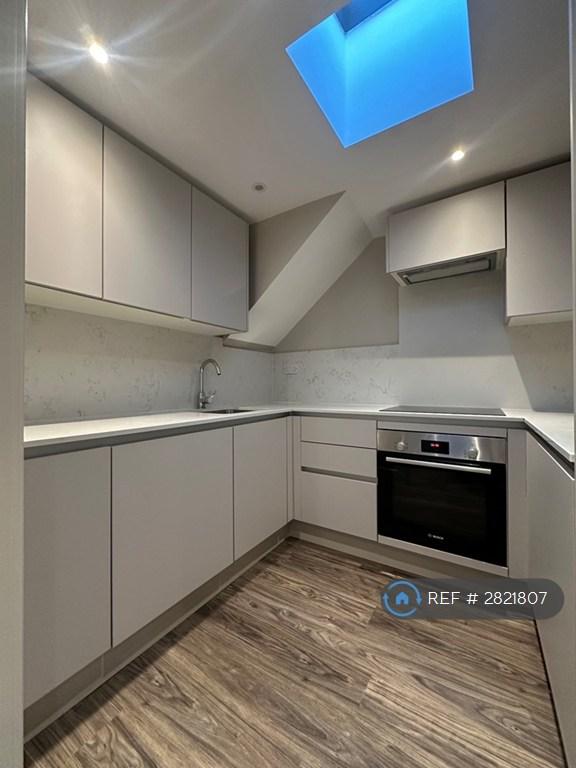 1 bedroom flat in St. Johns Road, London, NW11 (1 bed) (#2821807)