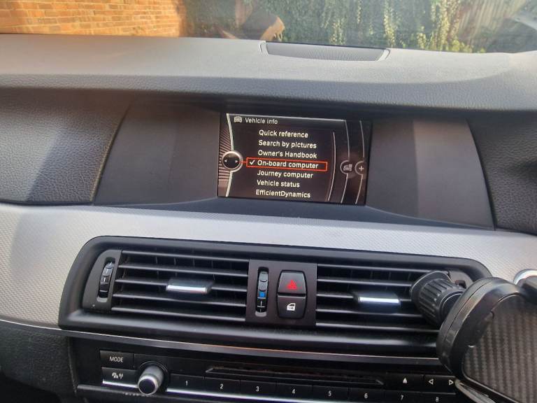 BMW, 5 SERIES,  2..0 520 dM Sport, 2012, Manual, 1995 (cc), 4 doors