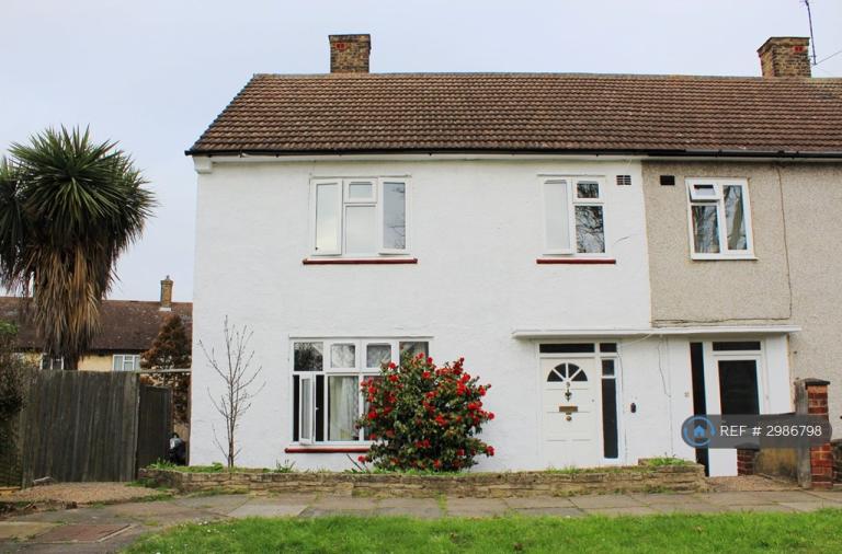 3 bedroom house in Dursley Gardens, London, SE3 (3 bed) (#2986798)