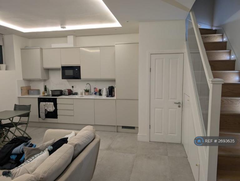 2 bedroom house in Mattison Road, London, N4 (2 bed) (#2693635)