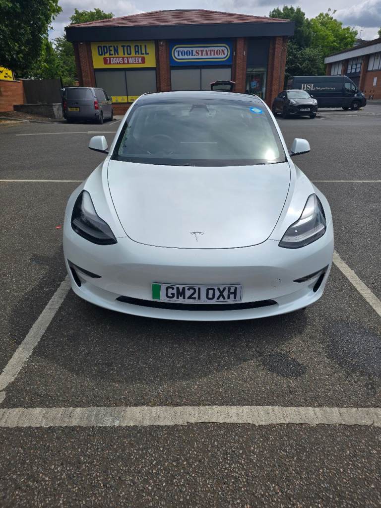 Tesla Model 3 2021 long range dual motor