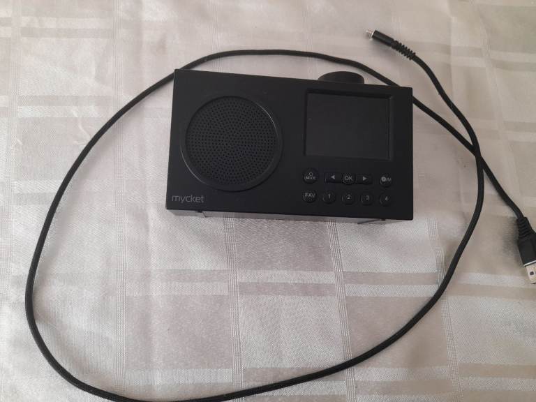 Portable DAB/FM Radio, bluetooth, rechargeable USB cable