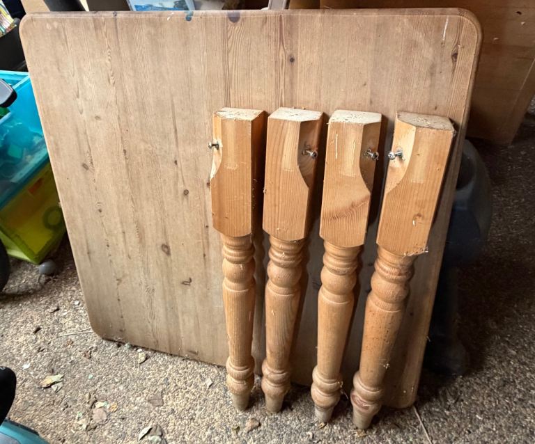 Small Pine Dining Table ***Free to Collect***
