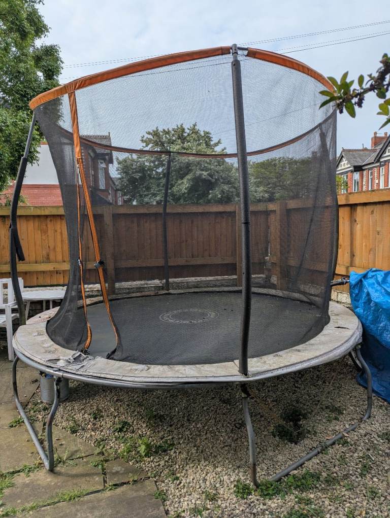 Large trampoline 