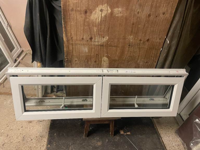H 46.5 x W 159 cm - UPVC DOUBLE GLAZED WINDOW - CLEAR GLASS - GOOD CONDITION (REF: LJ189)