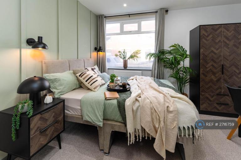 1 bedroom in Canterbury Street, Ashton-Under-Lyne, OL6 (#2716759)