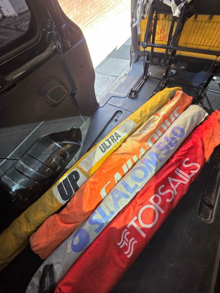 Windsurfing Sail Bundle / Job Lot – TOP SAILS, Slalom 560, Ultra & More (KRY)
