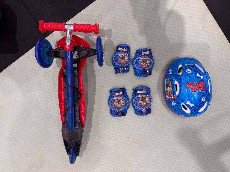 Paw Patrol Scooter, Helmet and Knee & Elbow pads