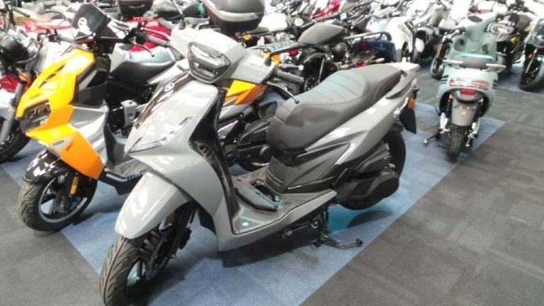 2025 Moto Gb Tireste 0 Scooter 