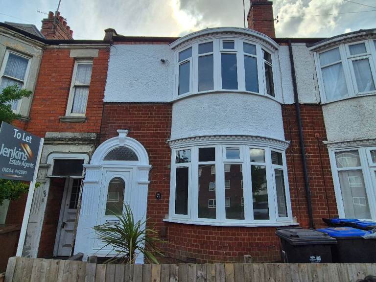 4 Bed Newly Refurbished Victorian Terrace