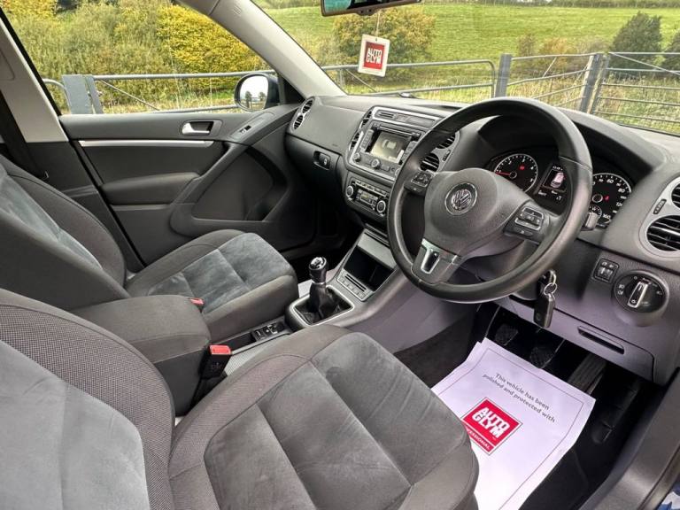 2014 Volkswagen Tiguan 2.0 TDI BlueMotion Tech Match SUV 5dr Diesel Manual 2WD Euro 5 (s/s) (140 ...