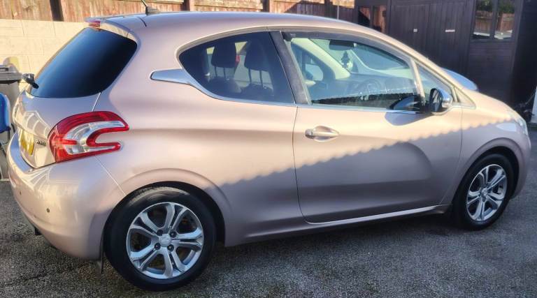 Peugeot, 208, Hatchback, 2013, Manual, 1199 (cc), 3 doors