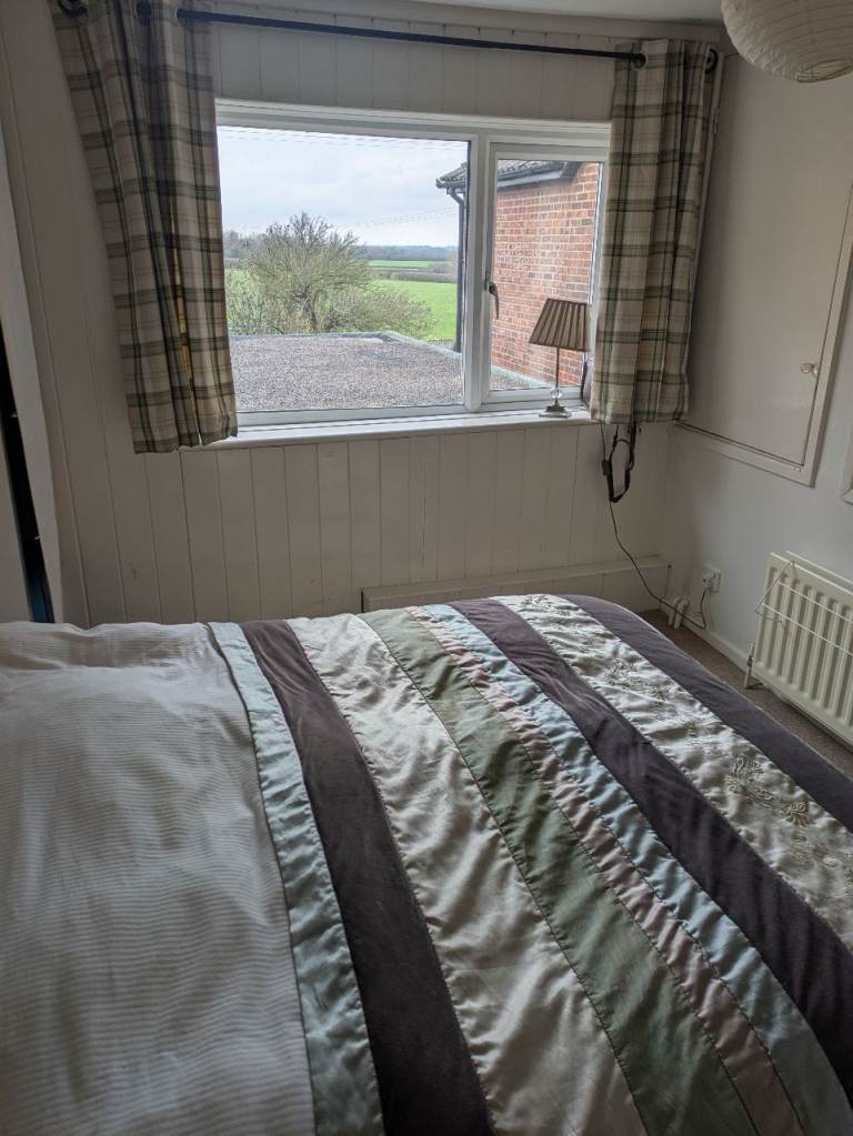 Double bedroom in Waddesdon