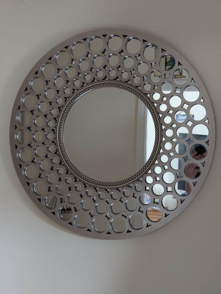 Round Decorative Wall Mirror – 63cm Diameter