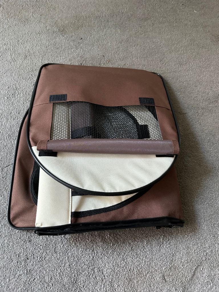 Collapsible cat/dog basket