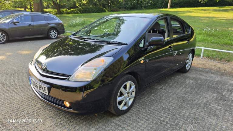 Black Toyota Prius Hybrid - Good Condition, Reliable Runner