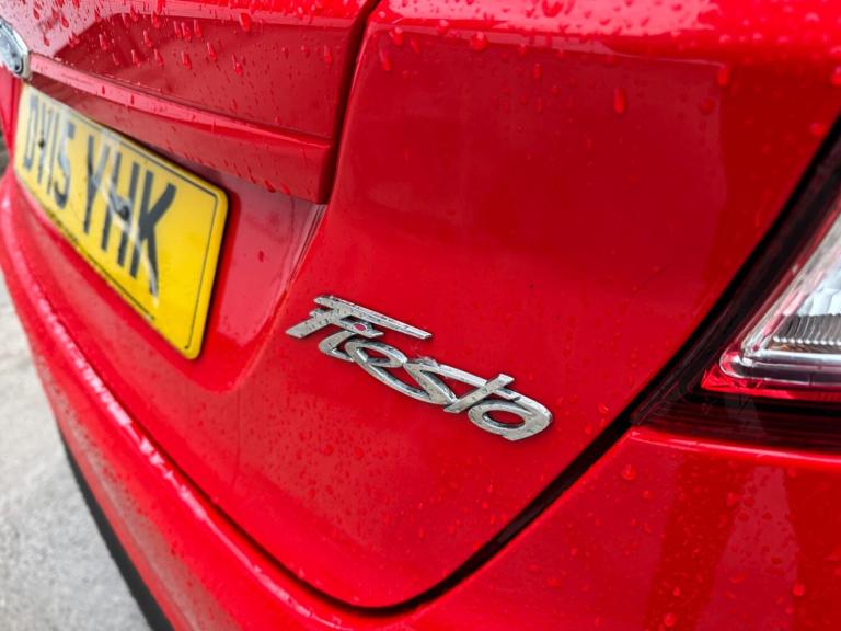 2015 Ford Fiesta 1.0 EcoBoost 140 Zetec S Red 3dr HATCHBACK PETROL Manual