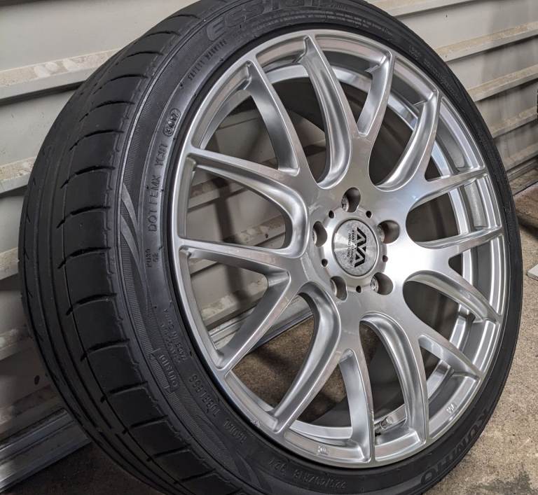 4 x 18"Alloy wheels with tyres 