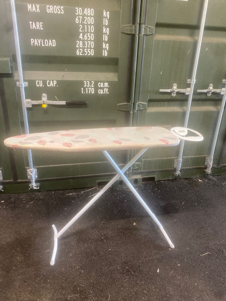 Minky ironing table good condition 
