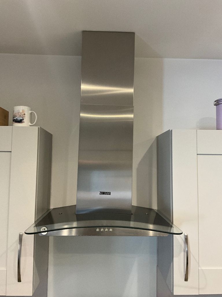 ZANUSSI ZFLX 26 A Chimney  curved cooker hood