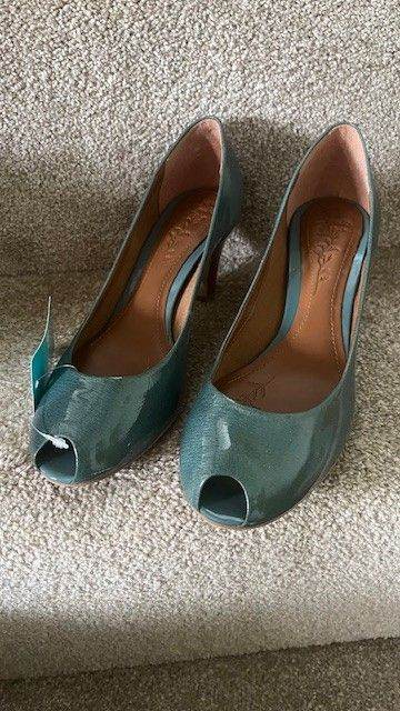 Clarks Ladies Shoes Chic Look ( Petrol Patent ) - New in Box