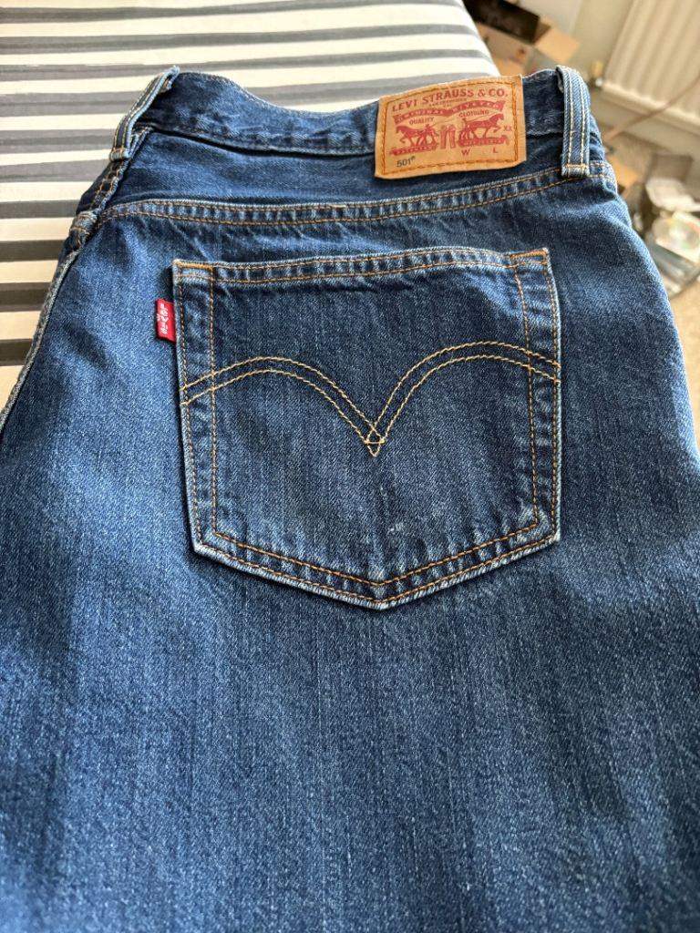 Levi's 501 Blue Denim Jeans – Excellent Condition