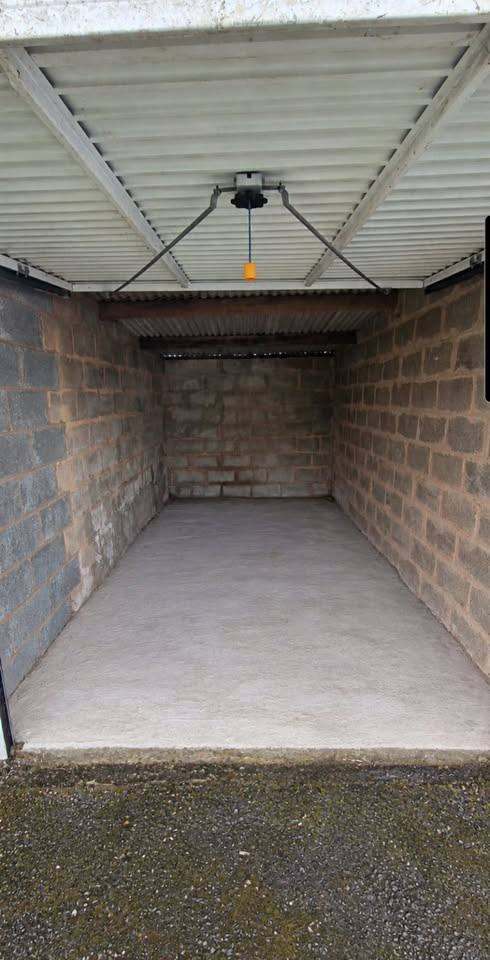 Single Garage To RENT