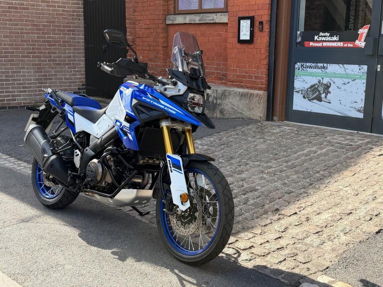 74 reg Suzuki DL 1050 V-Strom adventure touring motorcycle Blue ONLY 1176 miles