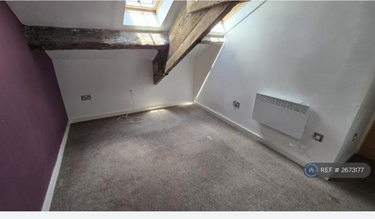 2 bedroom flat in Highgate Mills, Bradford, BD13 (2 bed) (#2673177)