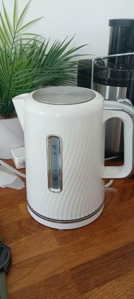White Electric Kettle - Good Condition, Clean
