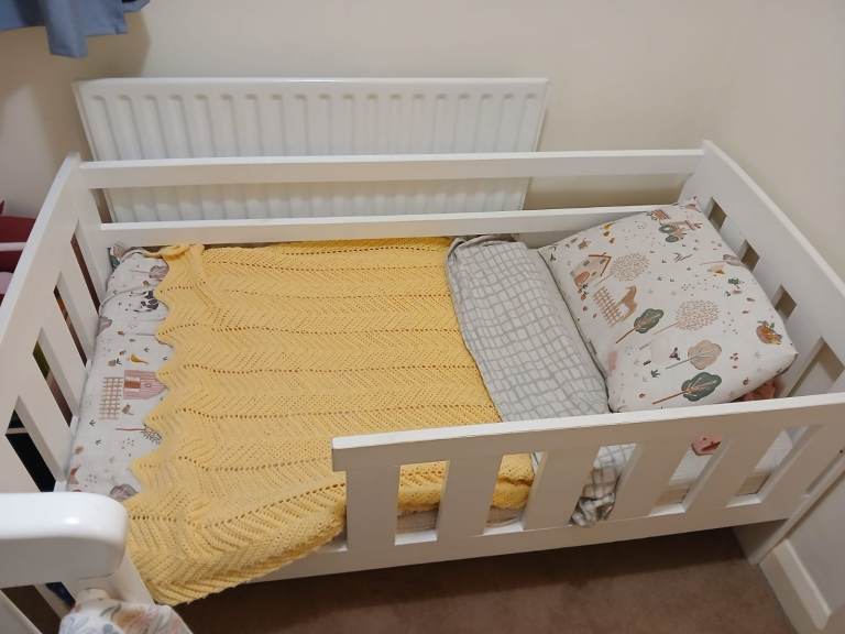 image for White toddler bed