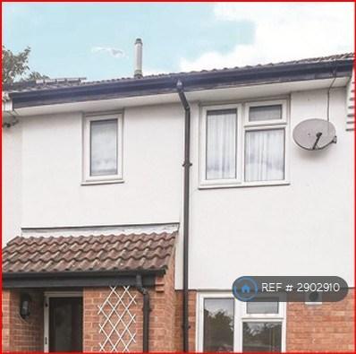 2 bedroom house in Brambles Farm Drive, Uxbridge, UB10 (2 bed) (#2902910)