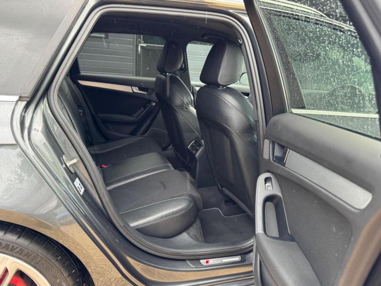 AUDI A4 AVANT 2.0 TDI S line quattro Euro 5 (s/s) 5dr 2015