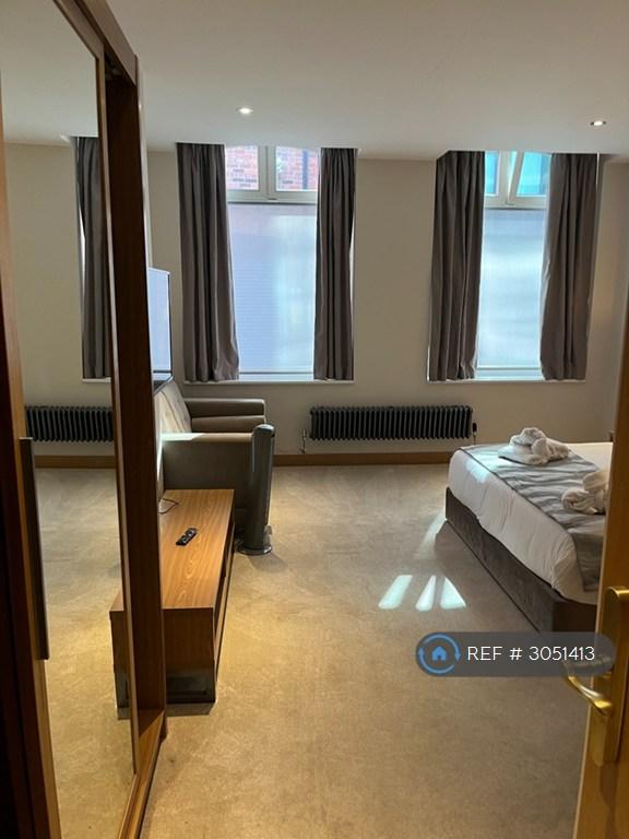 1 bedroom flat in Butts Court, Leeds, LS1 (1 bed) (#3051413)
