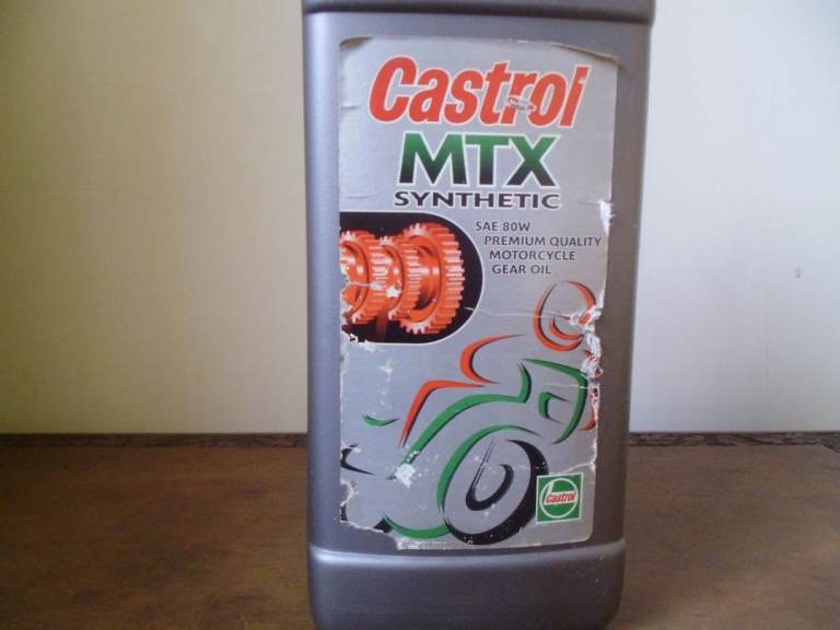 CASTROL MTX SYNTHETIC SAE 80 2-STROKE MOTORCYCLE GEARBOX OIL.