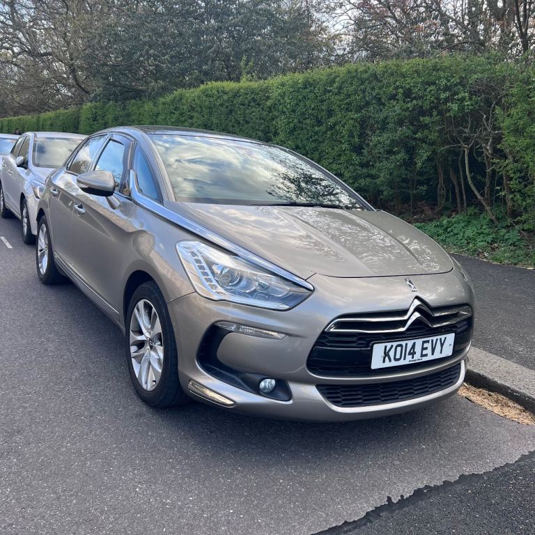 Citroen, DS5, Hatchback, 2014, Manual, 1560 (cc), 5 doors