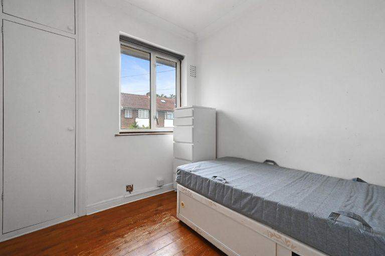 Lovely Single Room to rent in East Acton. DSS or working professional. £750 pm incl bills & Wifi