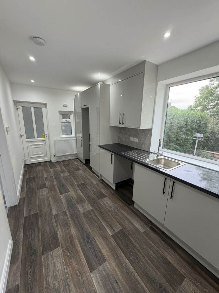 PAINTER & DECORATOR - COMPETITIVE PRICES