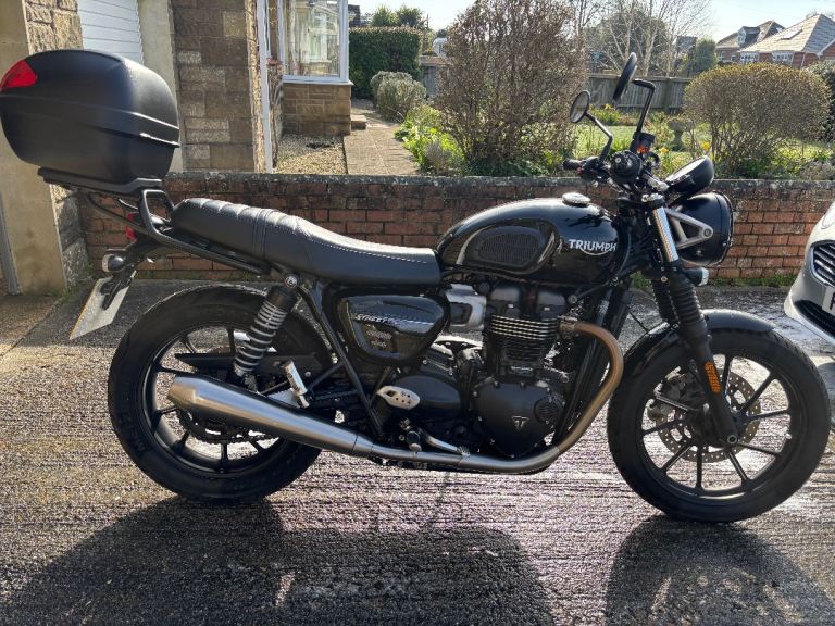 Truimph Street Twin 900