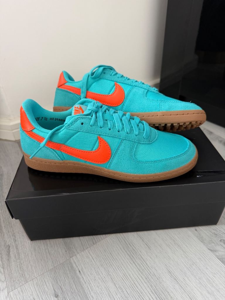 Nike Field General 82 Trainers