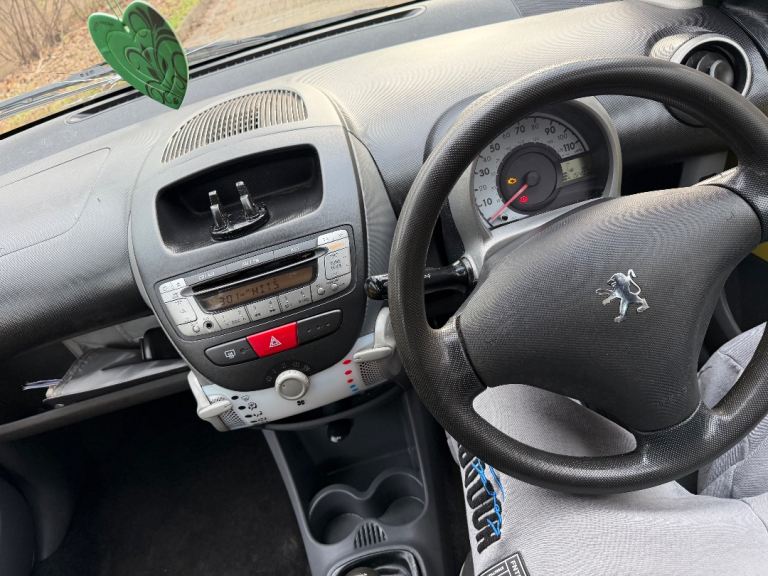 Peugeot, 107, Hatchback, 2010, Manual, 998 (cc), 5 doors