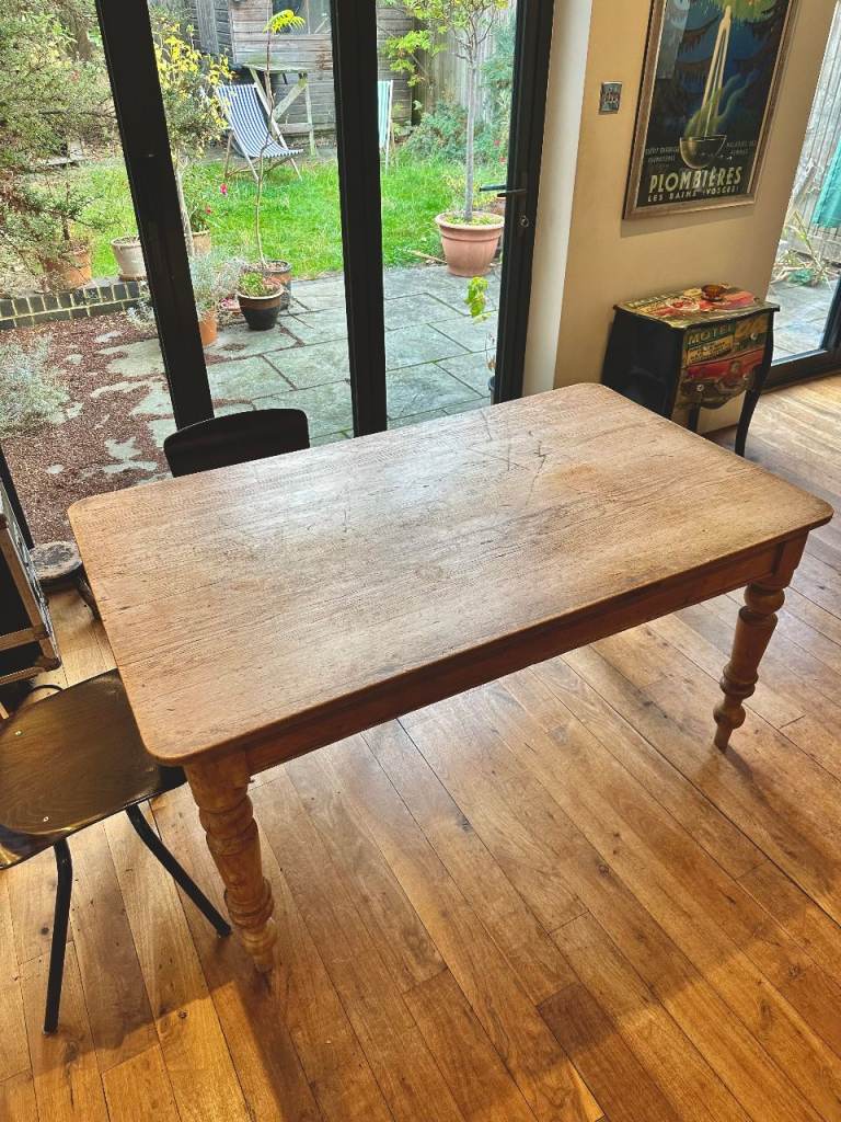 Classic Family Kitchen Table | in Willesden, London | Gumtree